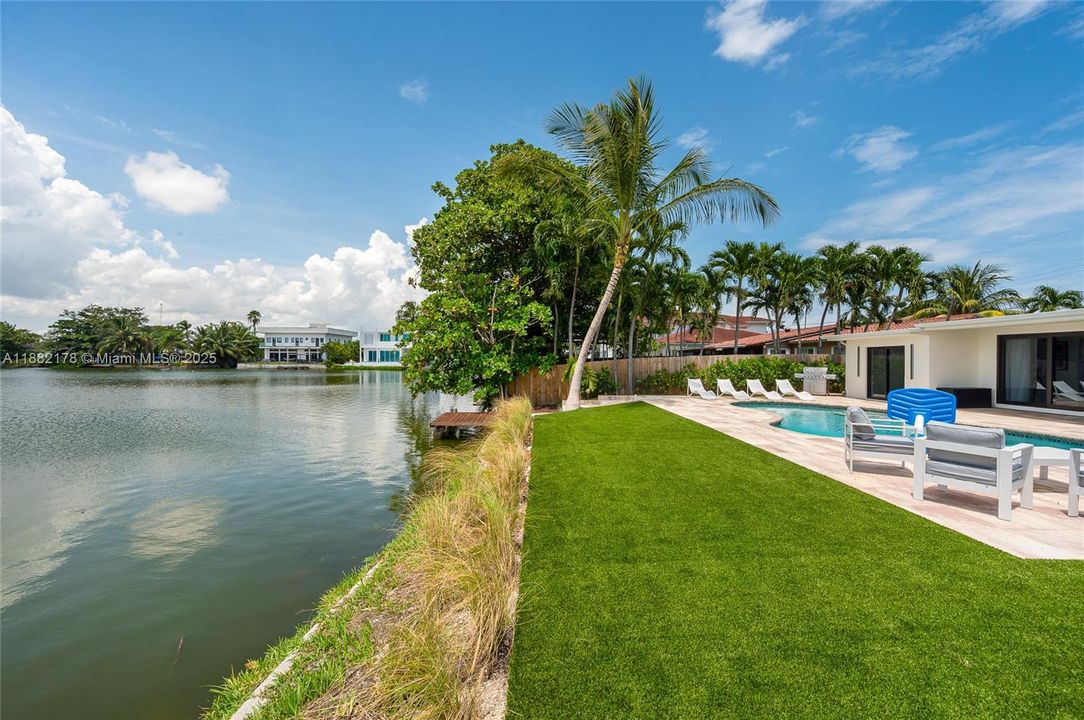 出租: $15,000 (4 贝兹, 3 浴室, 2159 平方英尺)