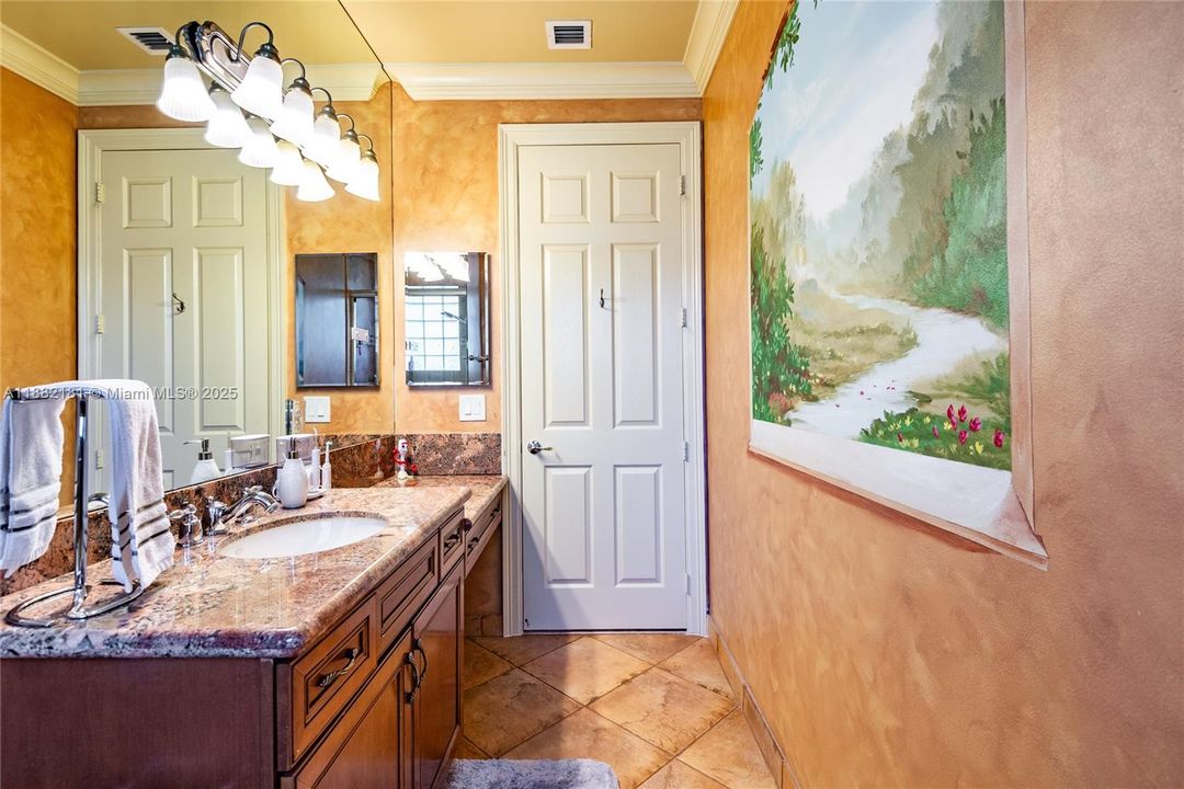 For Sale: $2,990,000 (6 beds, 5 baths, 5383 Square Feet)