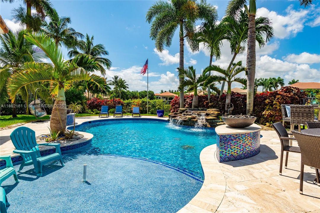 For Sale: $2,990,000 (6 beds, 5 baths, 5383 Square Feet)