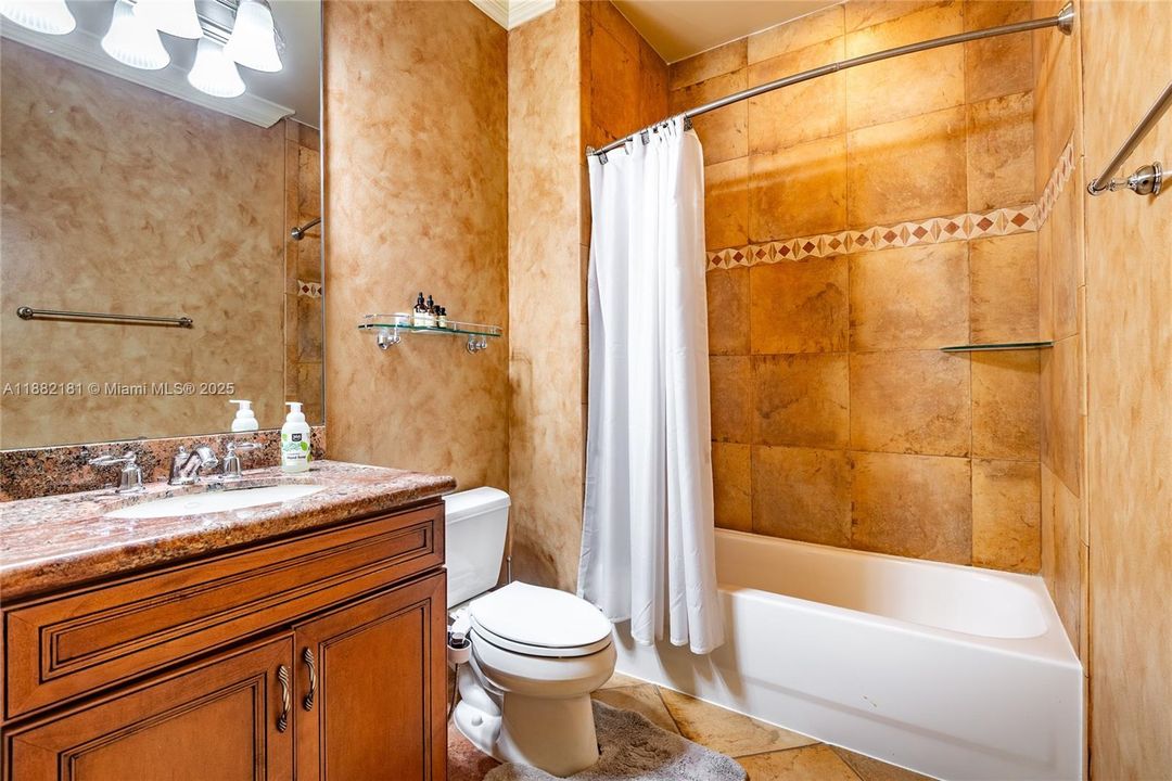 For Sale: $2,990,000 (6 beds, 5 baths, 5383 Square Feet)