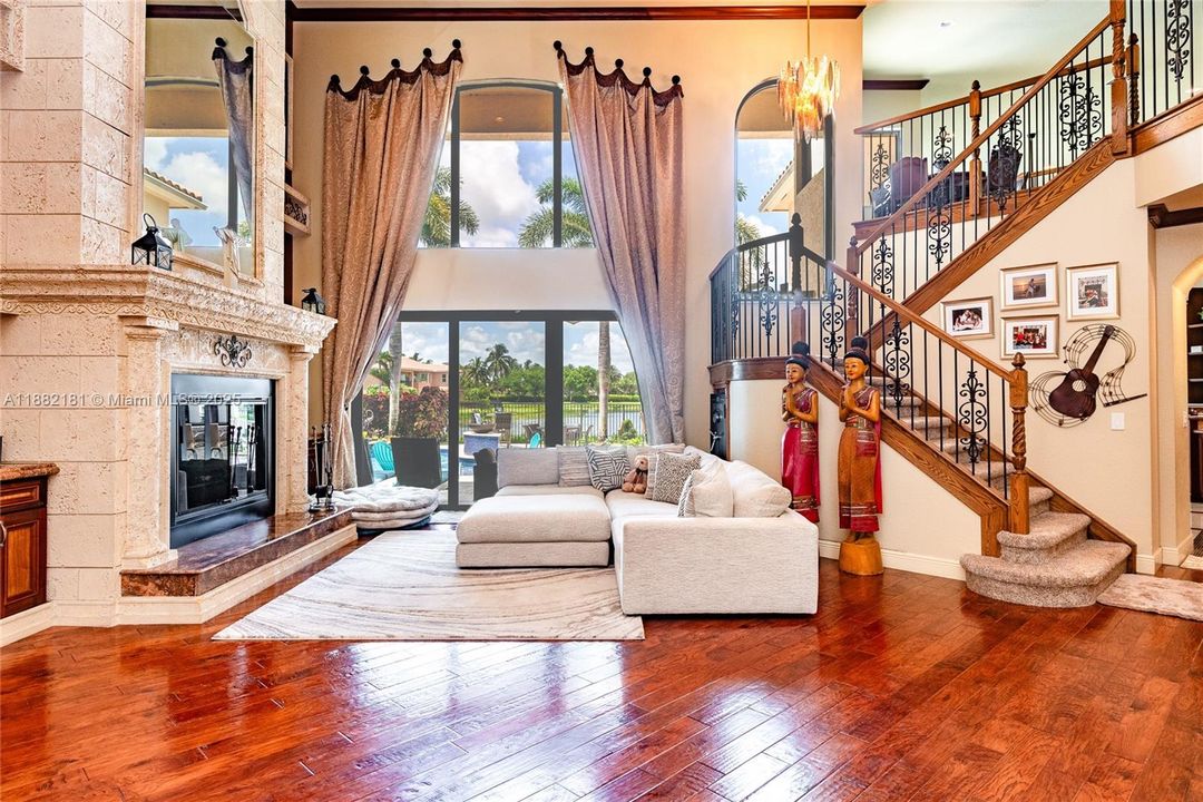 For Sale: $2,990,000 (6 beds, 5 baths, 5383 Square Feet)