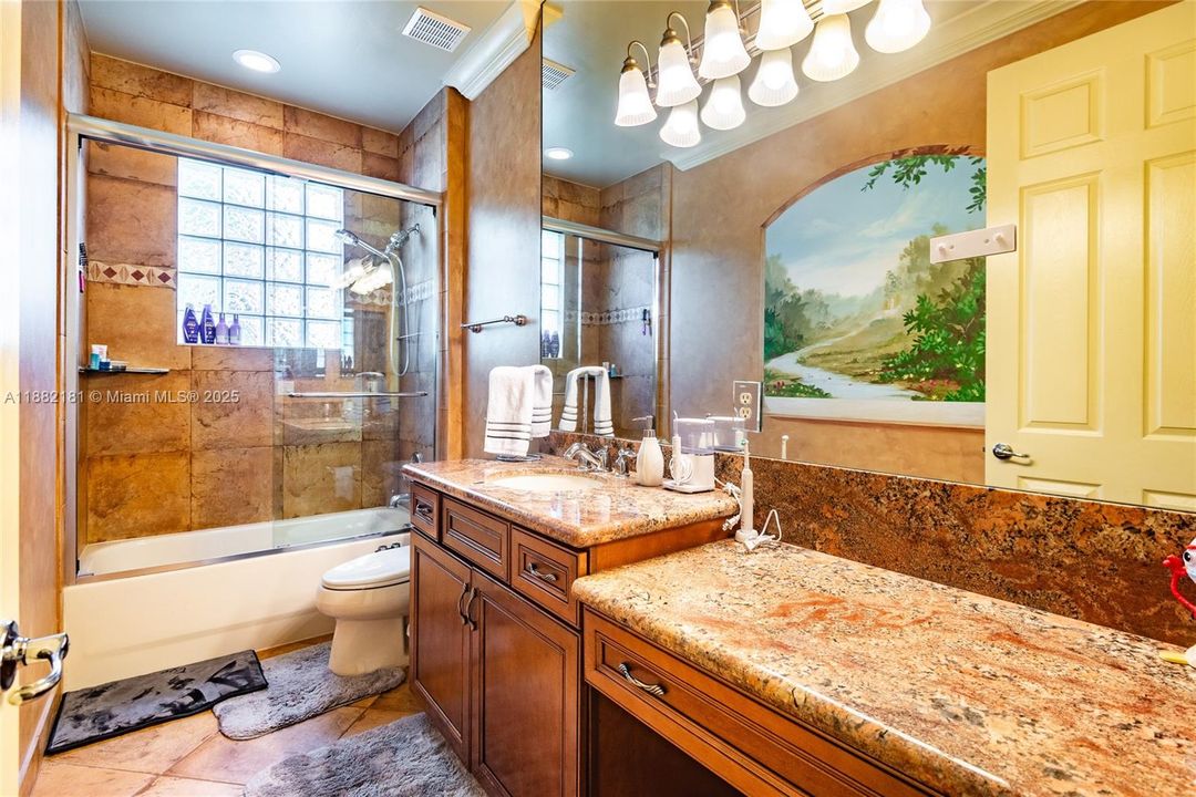 For Sale: $2,990,000 (6 beds, 5 baths, 5383 Square Feet)