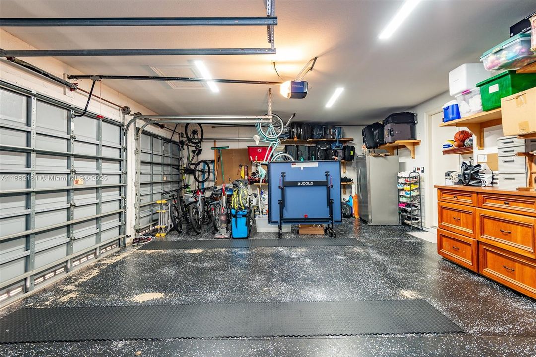 For Sale: $2,990,000 (6 beds, 5 baths, 5383 Square Feet)