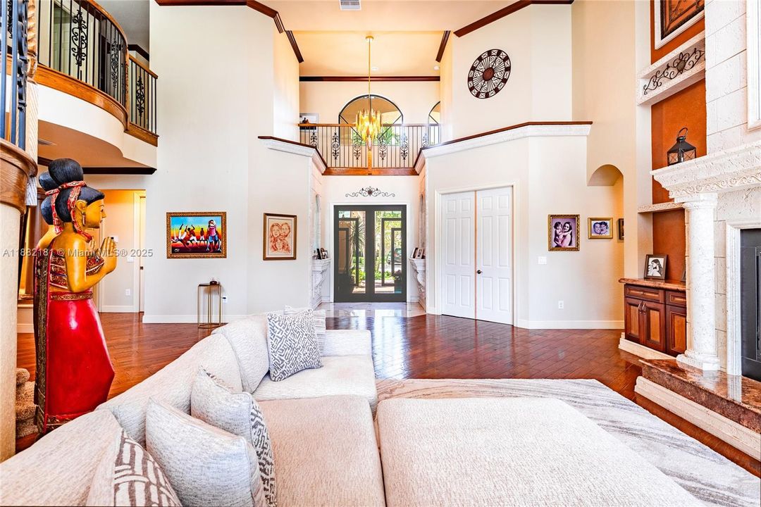 For Sale: $2,990,000 (6 beds, 5 baths, 5383 Square Feet)