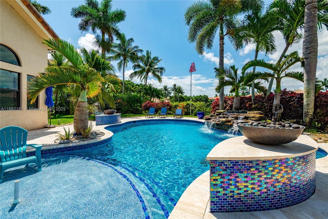 For Sale: $2,990,000 (6 beds, 5 baths, 5383 Square Feet)