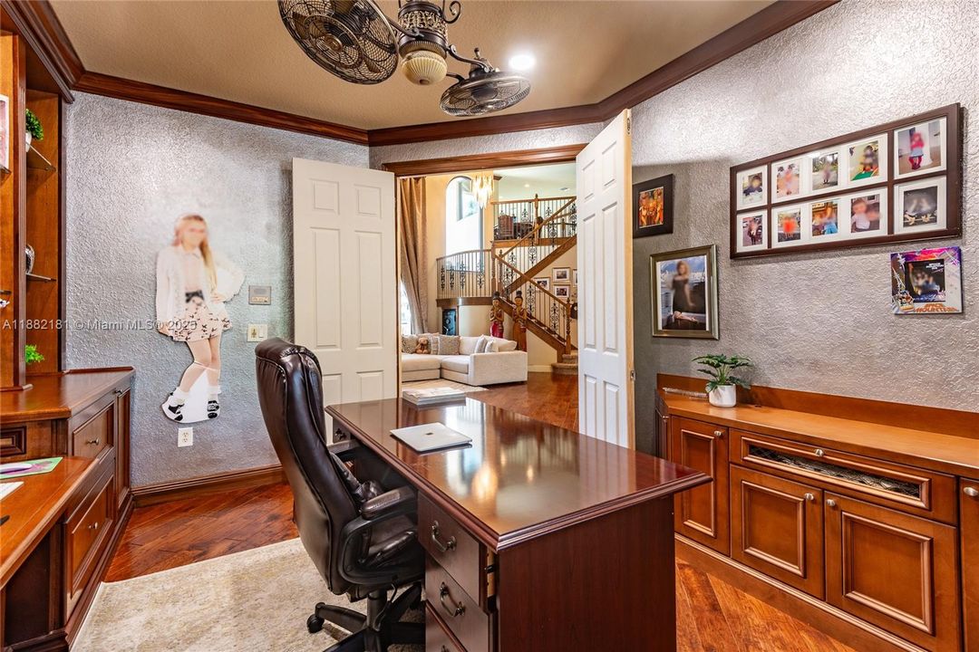 For Sale: $2,990,000 (6 beds, 5 baths, 5383 Square Feet)