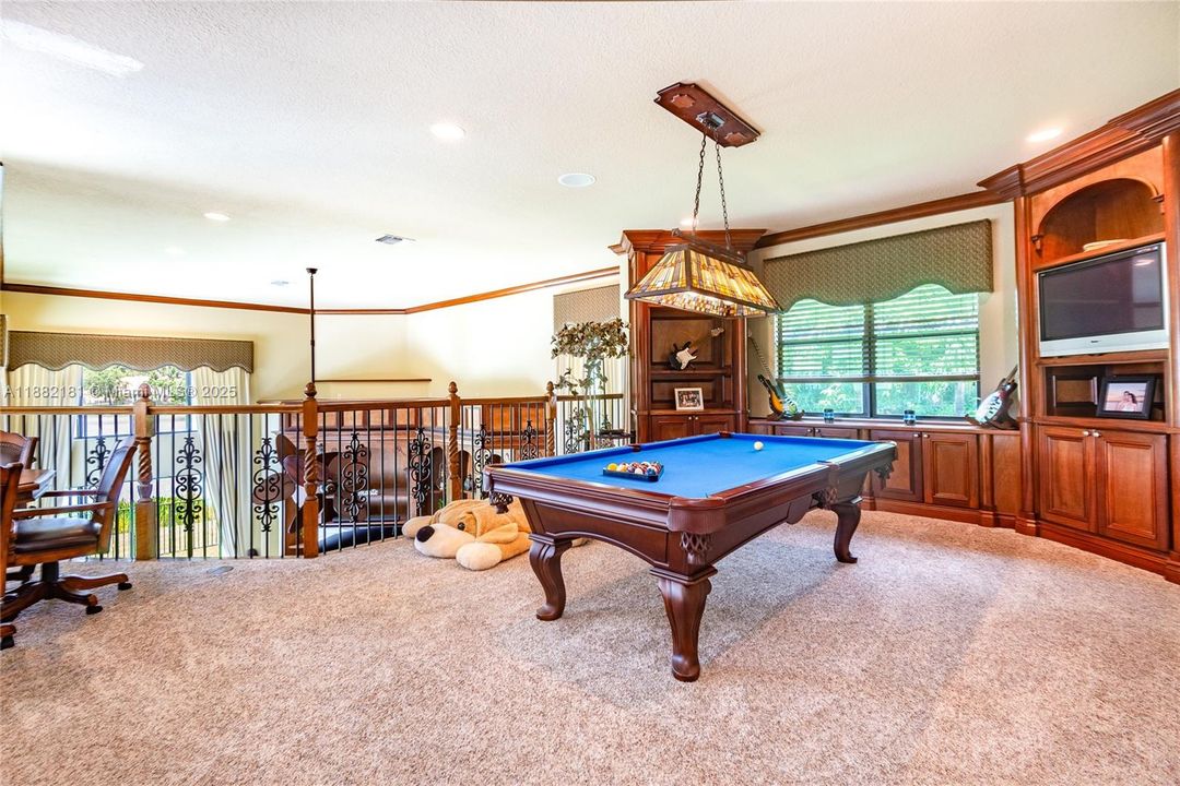 For Sale: $2,990,000 (6 beds, 5 baths, 5383 Square Feet)