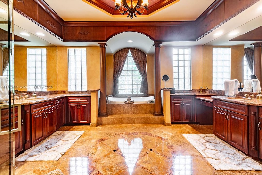 For Sale: $2,990,000 (6 beds, 5 baths, 5383 Square Feet)