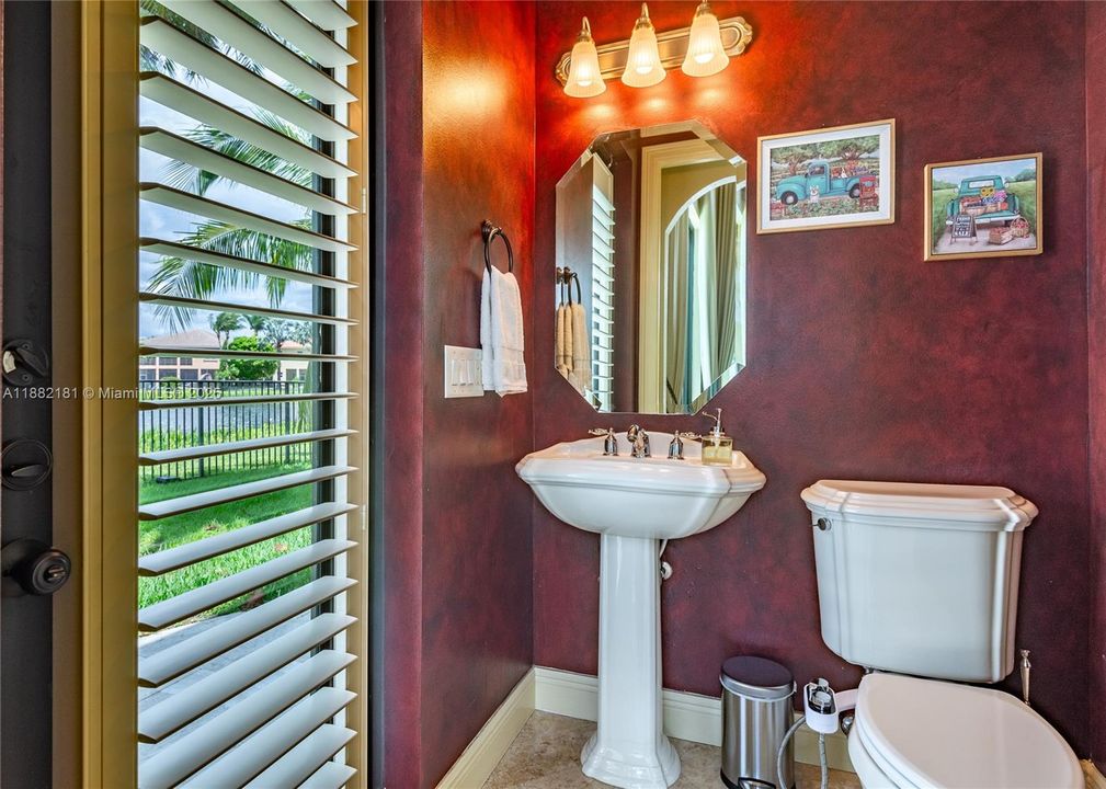 For Sale: $2,990,000 (6 beds, 5 baths, 5383 Square Feet)