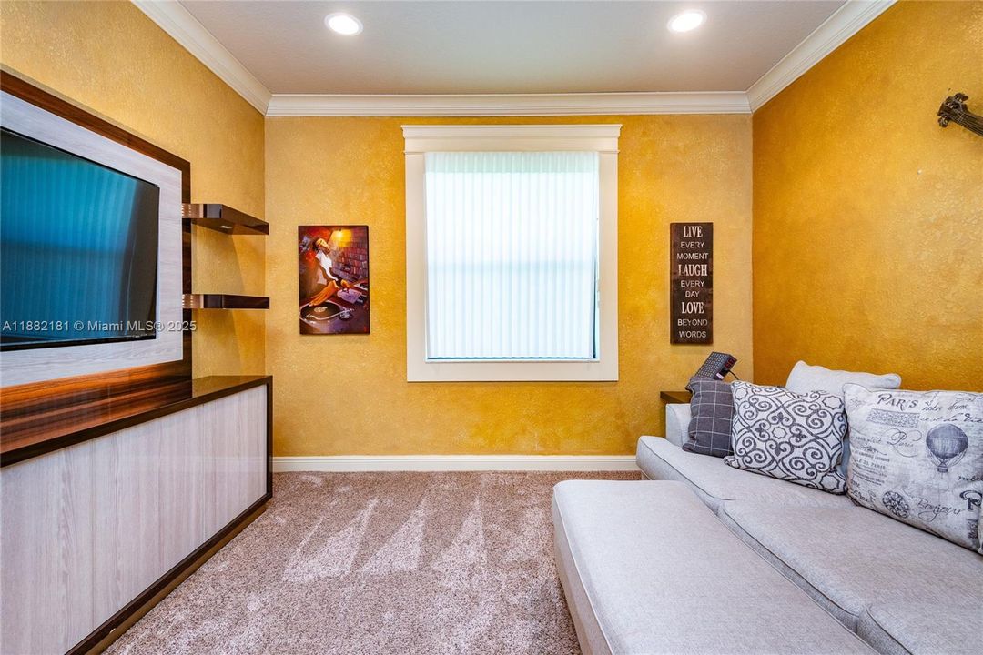 For Sale: $2,990,000 (6 beds, 5 baths, 5383 Square Feet)