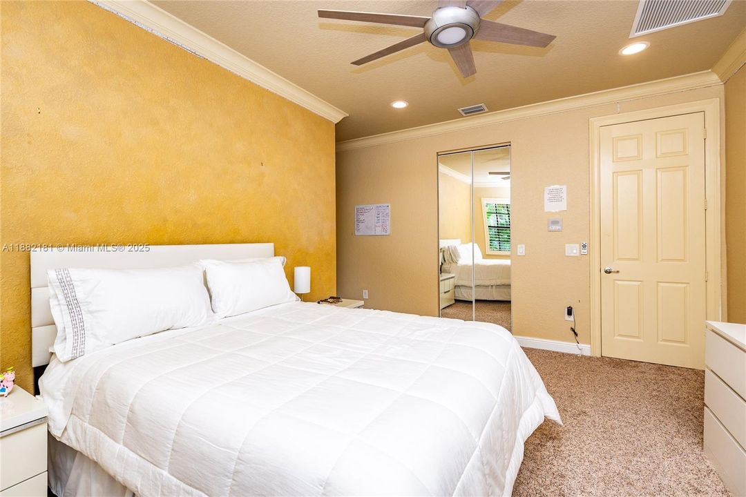 For Sale: $2,990,000 (6 beds, 5 baths, 5383 Square Feet)