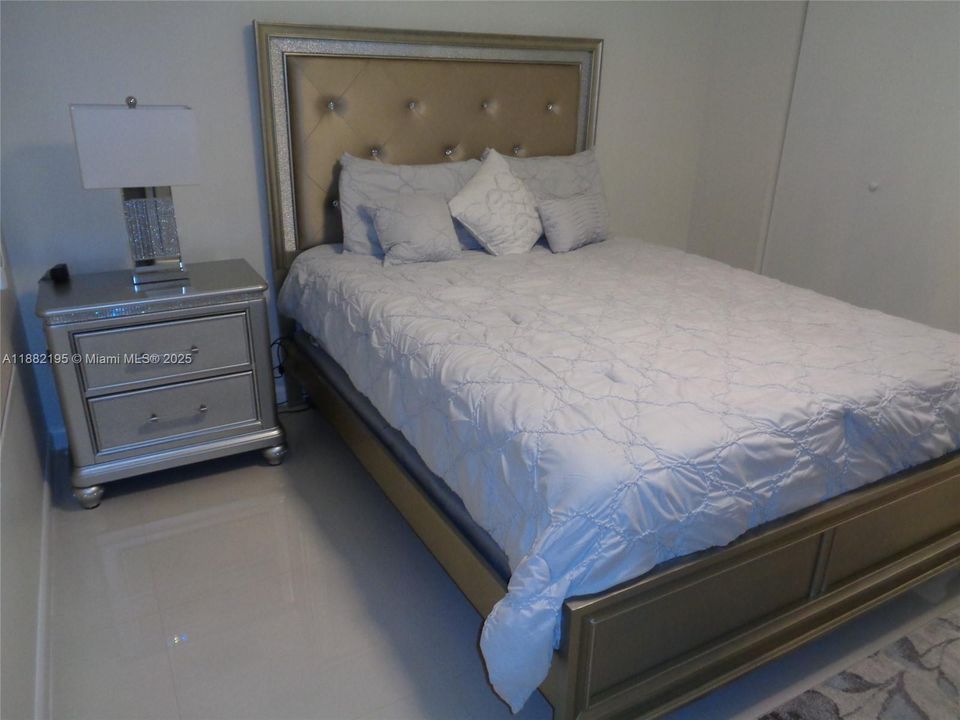 На продажу: $329,000 (2 спален, 2 ванн, 1364 Квадратных фут)