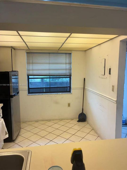 待售: $96,000 (1 贝兹, 1 浴室, 773 平方英尺)