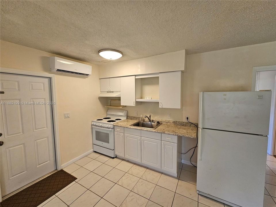 最近租的: $1,800 (1 贝兹, 1 浴室, 750 平方英尺)