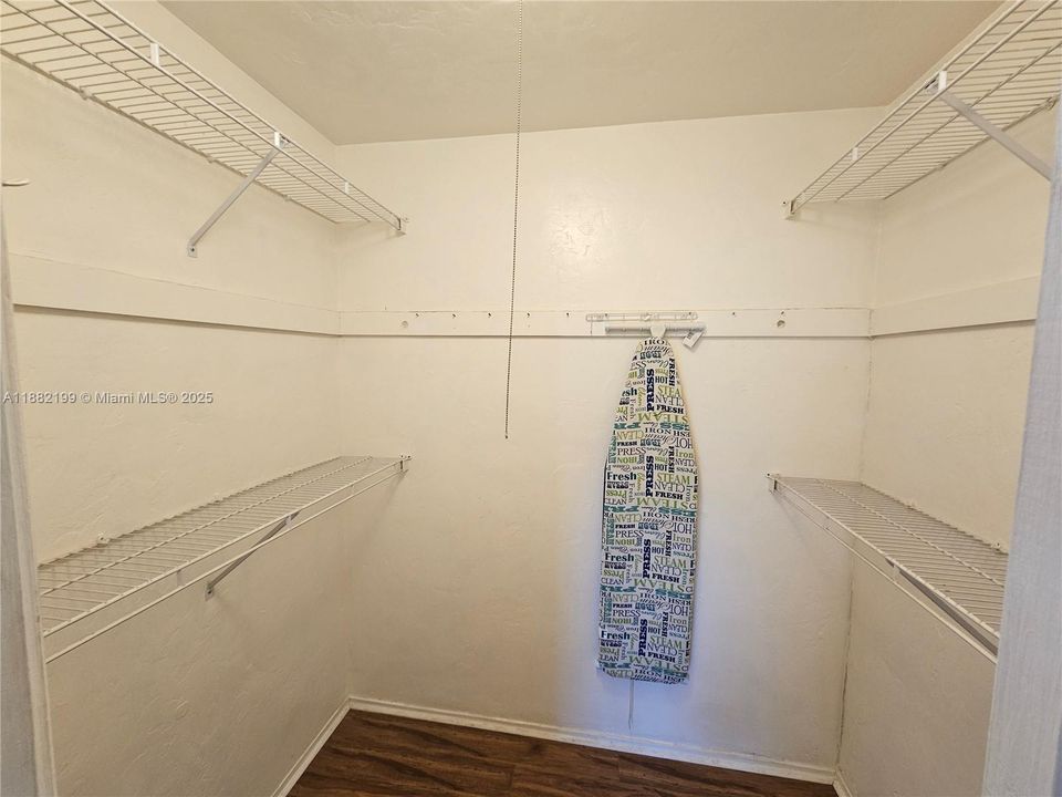 最近租的: $1,800 (1 贝兹, 1 浴室, 750 平方英尺)