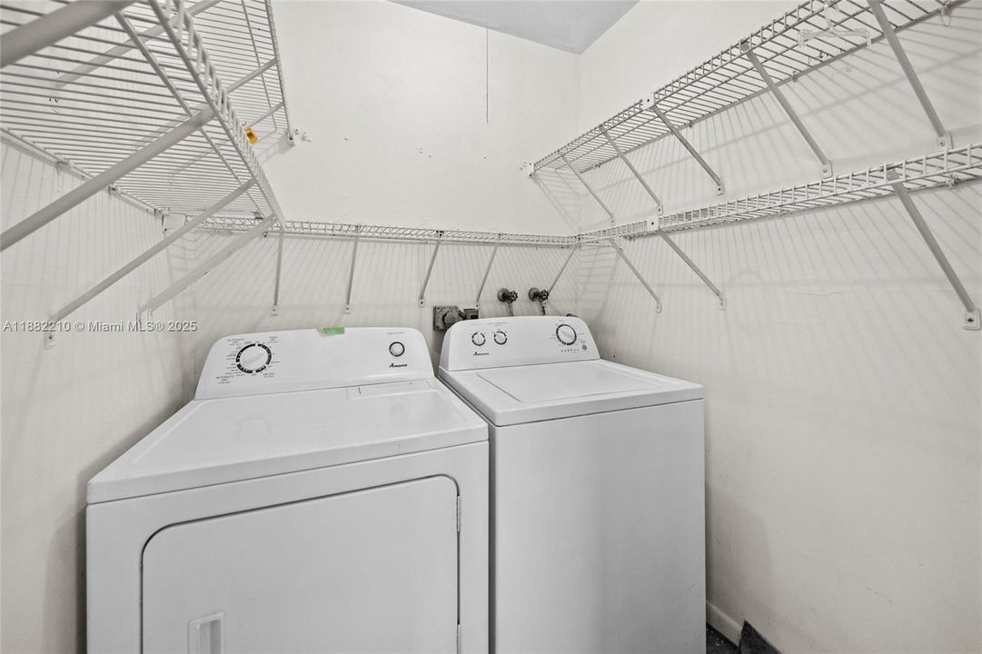 Recently Sold: $90,000 (2 beds, 2 baths, 907 Square Feet)