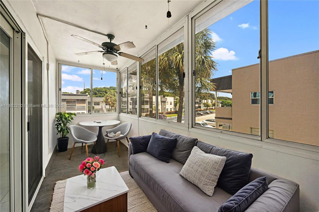 Recently Sold: $90,000 (2 beds, 2 baths, 907 Square Feet)