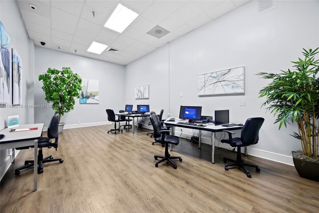 Recently Sold: $90,000 (2 beds, 2 baths, 907 Square Feet)