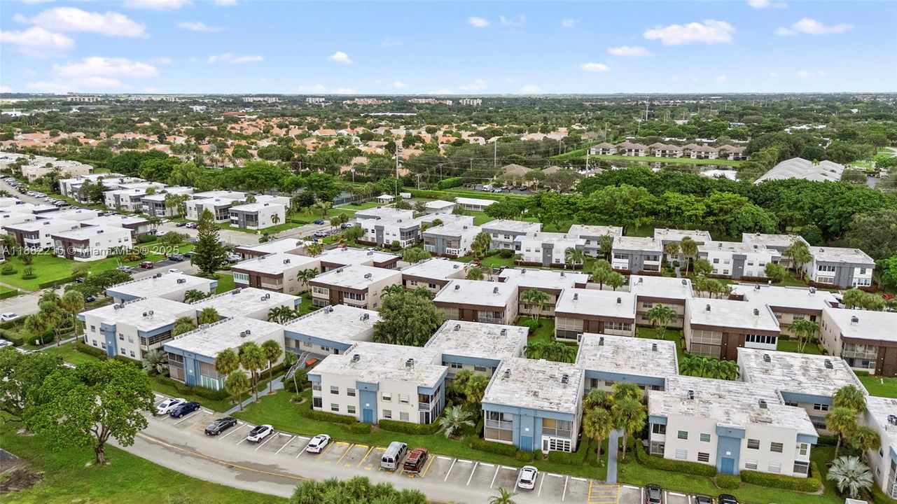 Recently Sold: $90,000 (2 beds, 2 baths, 907 Square Feet)