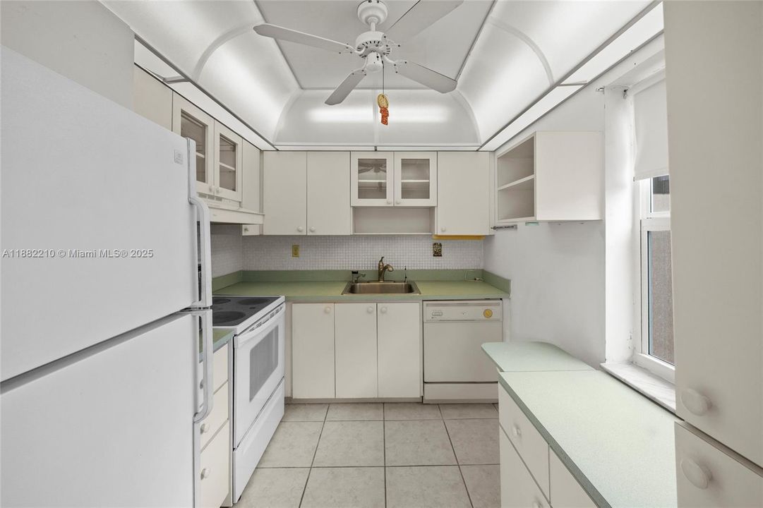 Recently Sold: $90,000 (2 beds, 2 baths, 907 Square Feet)