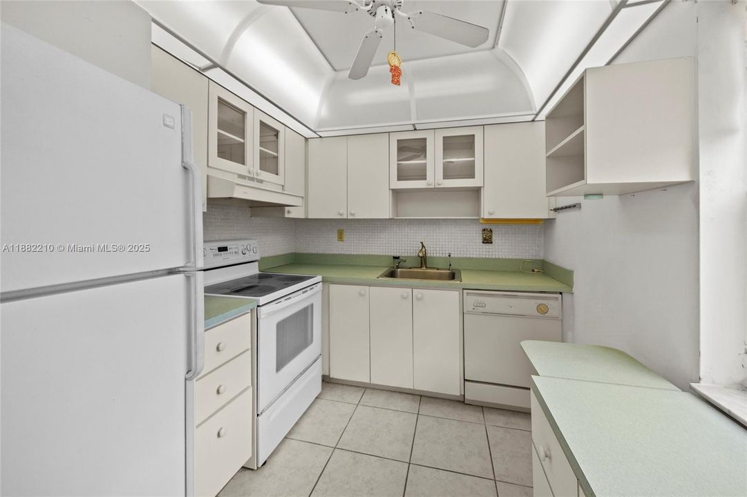 Recently Sold: $90,000 (2 beds, 2 baths, 907 Square Feet)