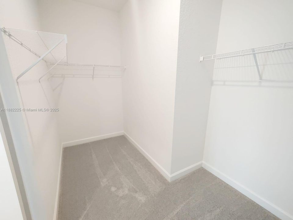 Недавно арендовано: $2,560 (4 спален, 2 ванн, 1820 Квадратных фут)