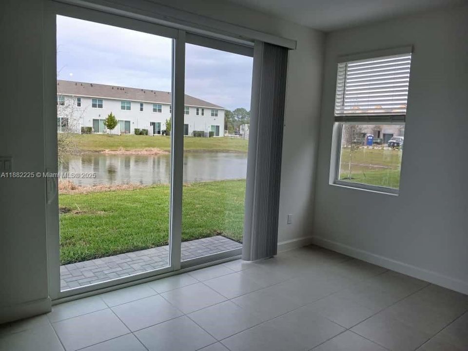 Недавно арендовано: $2,560 (4 спален, 2 ванн, 1820 Квадратных фут)