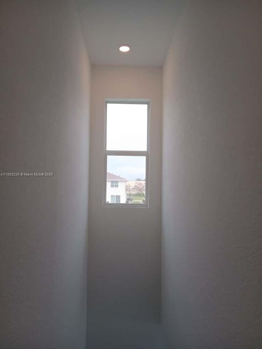 Недавно арендовано: $2,560 (4 спален, 2 ванн, 1820 Квадратных фут)