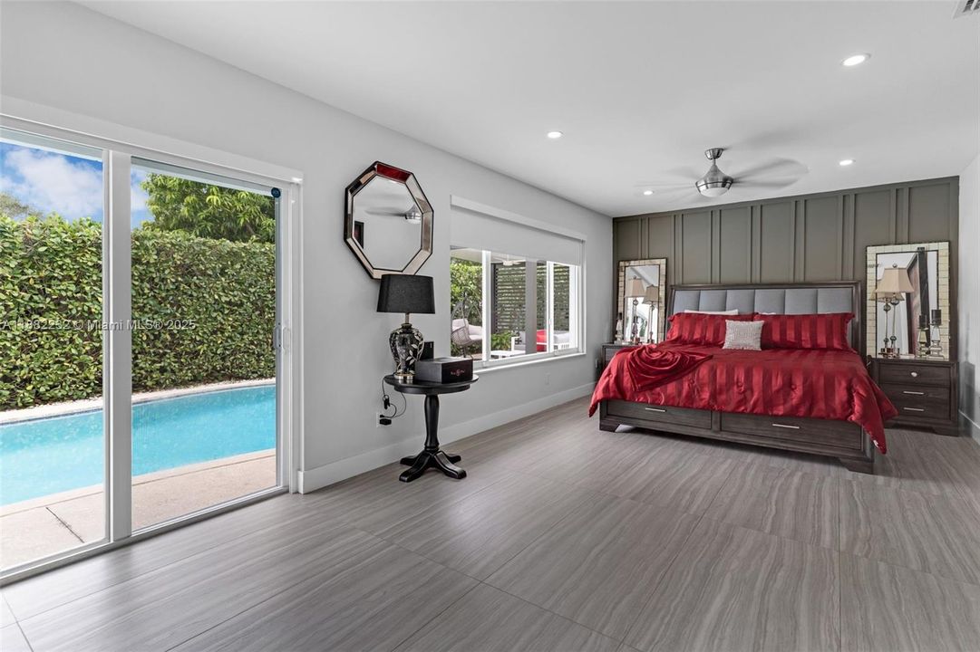 Под контрактом: $919,900 (3 спален, 2 ванн, 2028 Квадратных фут)