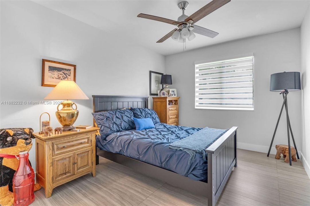 Под контрактом: $919,900 (3 спален, 2 ванн, 2028 Квадратных фут)