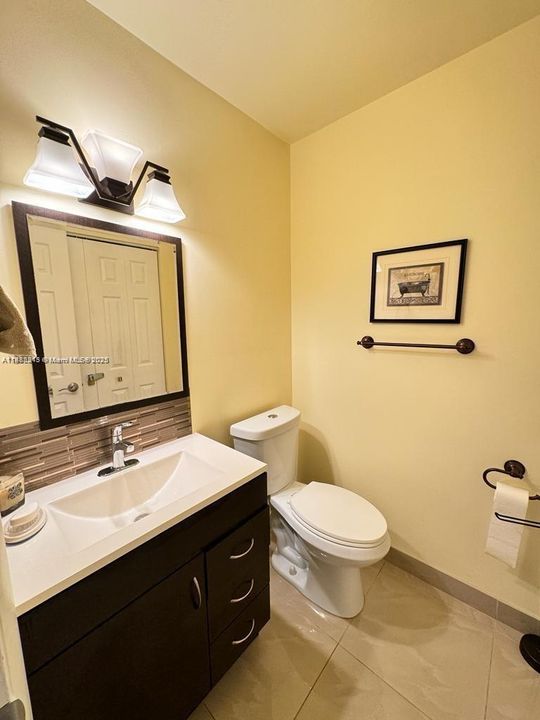 Active With Contract: $110,000 (1 beds, 1 baths, 720 Square Feet)