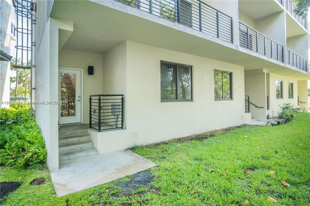 For Sale: $659,500 (3 beds, 3 baths, 1907 Square Feet)