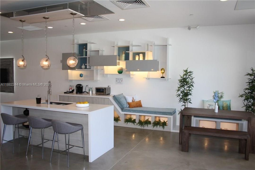 For Sale: $659,500 (3 beds, 3 baths, 1907 Square Feet)