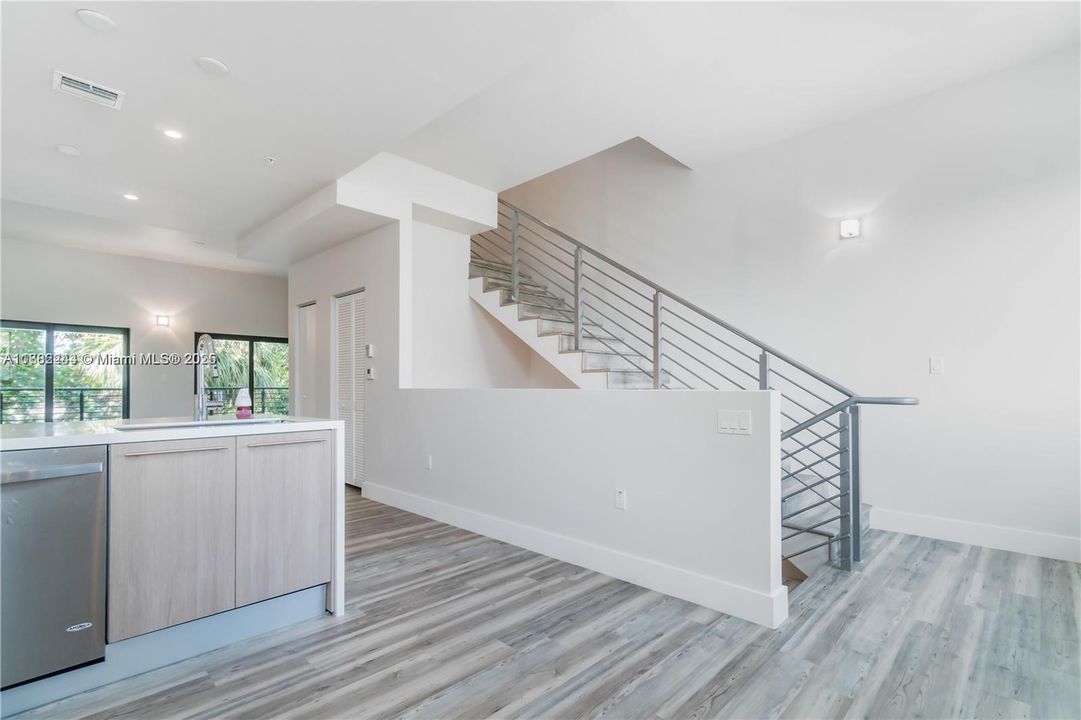 For Sale: $659,500 (3 beds, 3 baths, 1907 Square Feet)