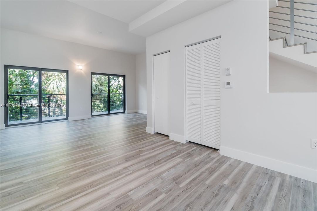 For Sale: $659,500 (3 beds, 3 baths, 1907 Square Feet)