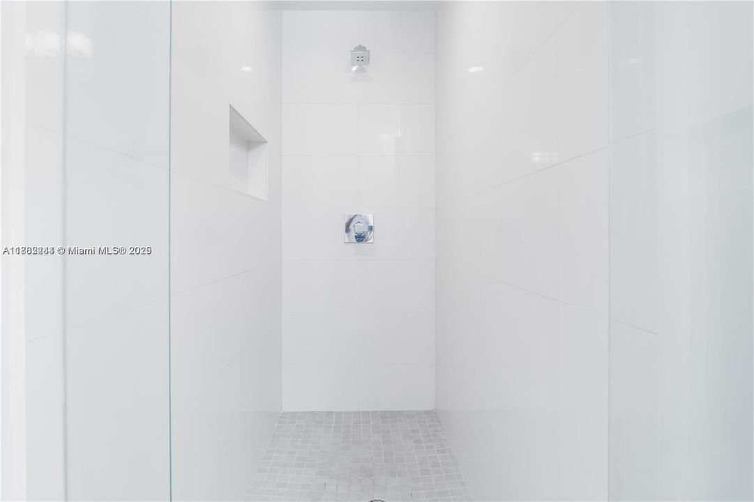 For Sale: $659,500 (3 beds, 3 baths, 1907 Square Feet)