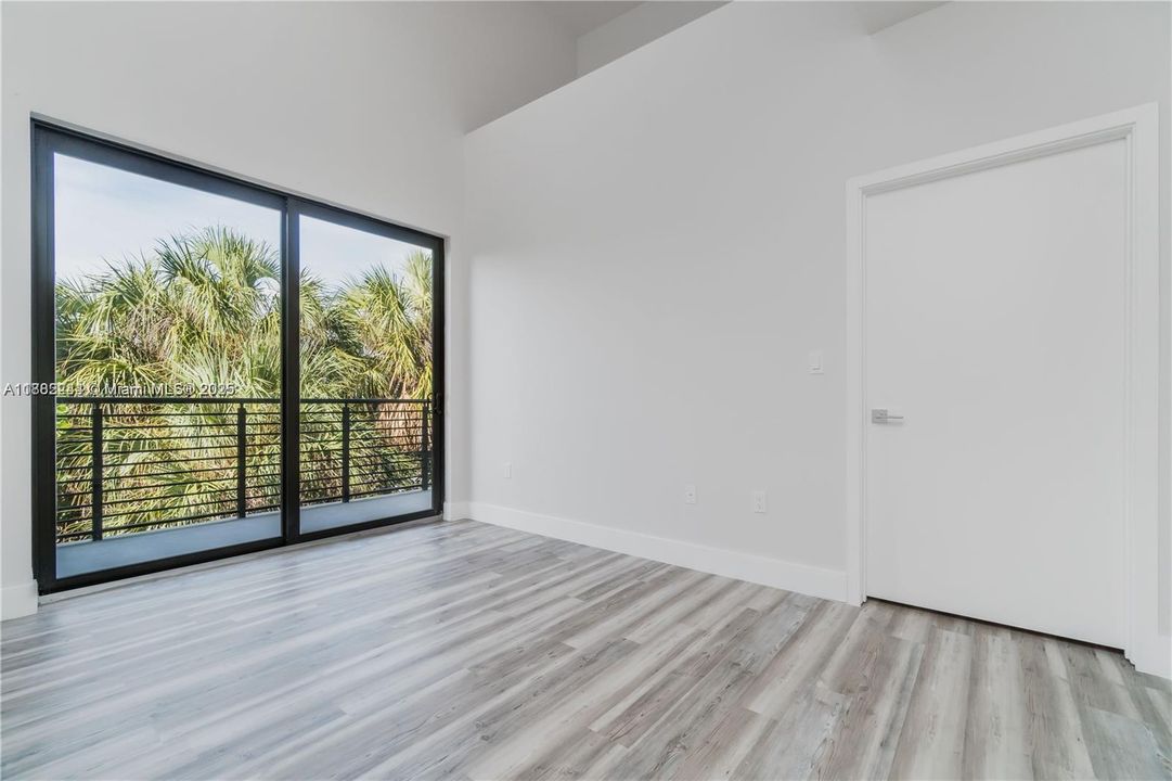 For Sale: $659,500 (3 beds, 3 baths, 1907 Square Feet)