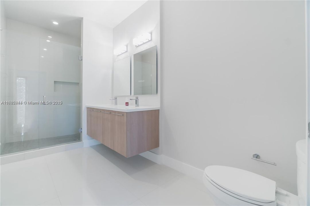 For Sale: $659,500 (3 beds, 3 baths, 1907 Square Feet)