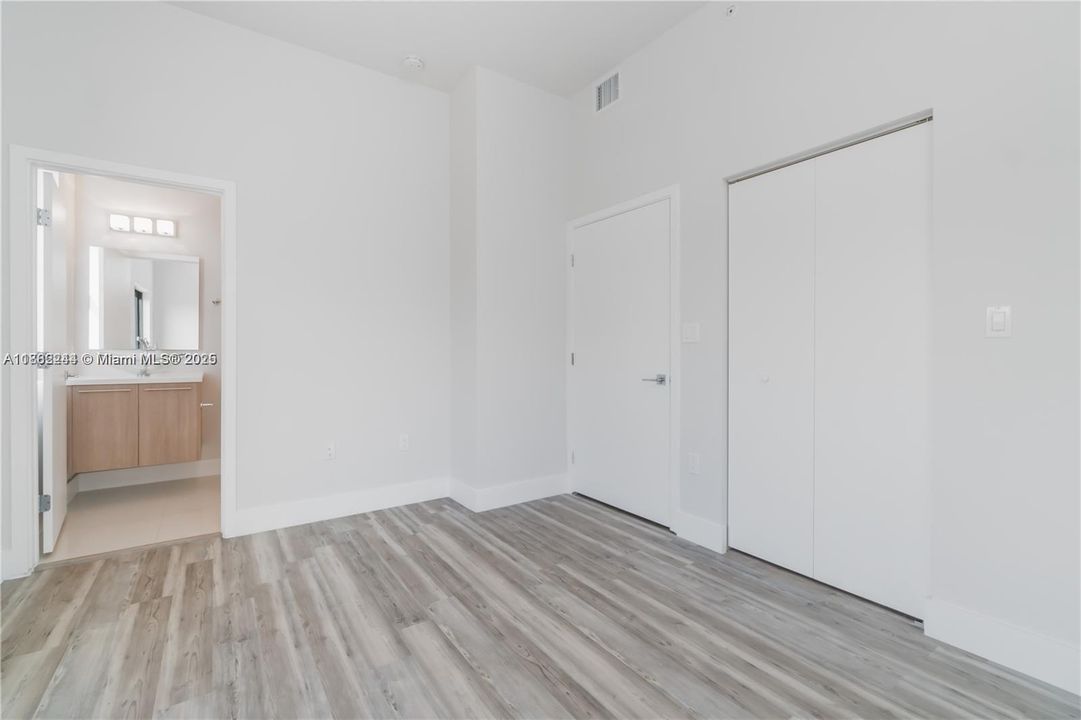 For Sale: $659,500 (3 beds, 3 baths, 1907 Square Feet)