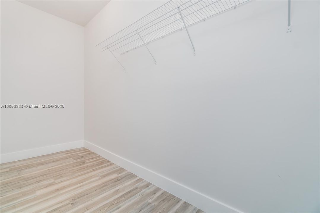 For Sale: $659,500 (3 beds, 3 baths, 1907 Square Feet)