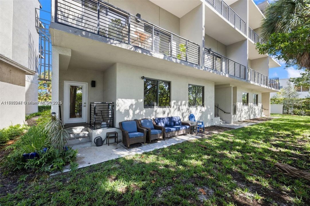 For Sale: $659,500 (3 beds, 3 baths, 1907 Square Feet)