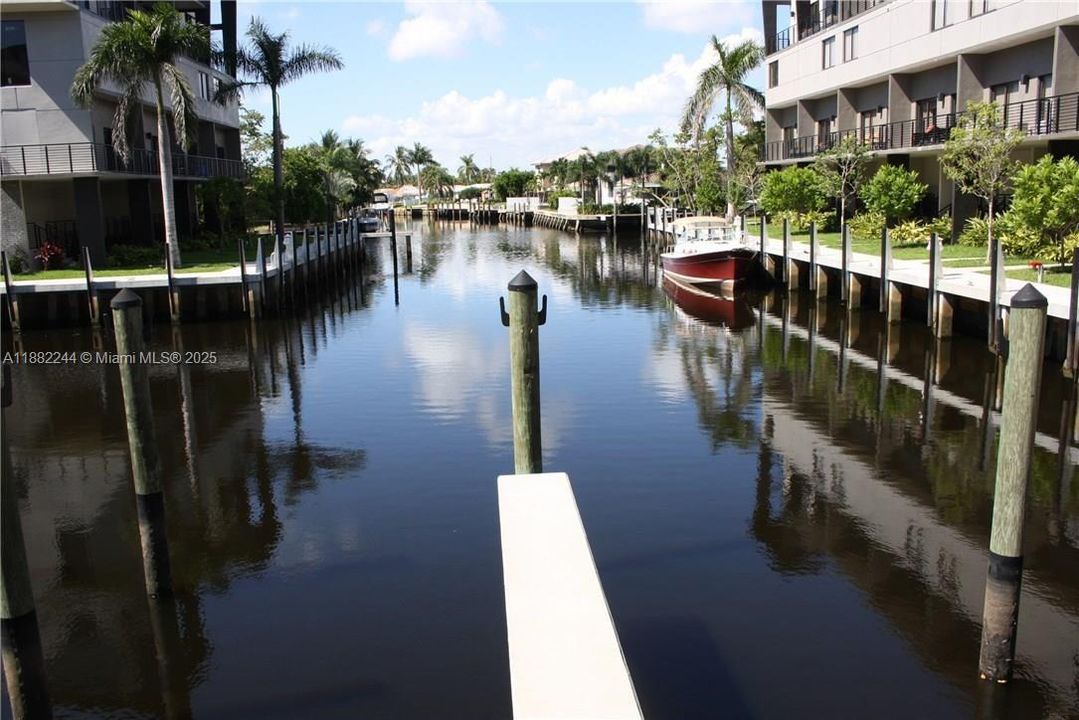 For Sale: $659,500 (3 beds, 3 baths, 1907 Square Feet)