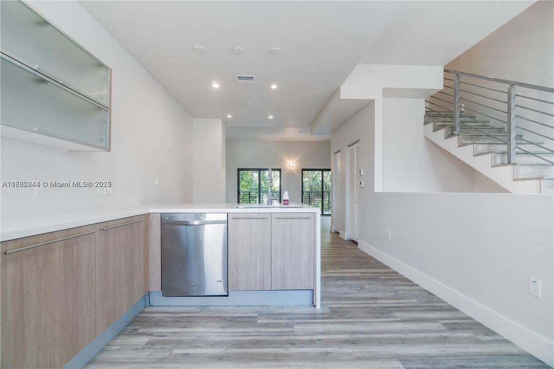 For Sale: $659,500 (3 beds, 3 baths, 1907 Square Feet)