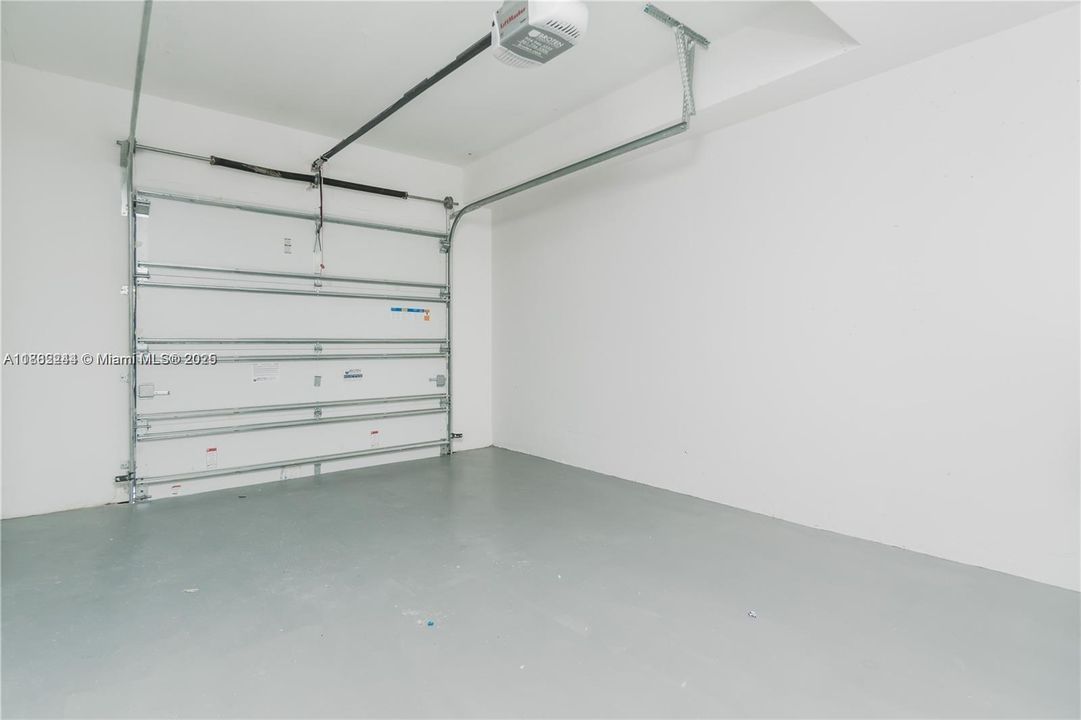 For Sale: $659,500 (3 beds, 3 baths, 1907 Square Feet)