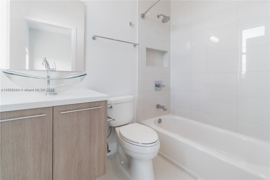 For Sale: $659,500 (3 beds, 3 baths, 1907 Square Feet)