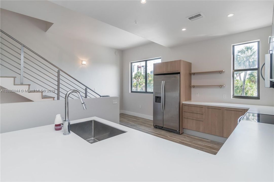 For Sale: $659,500 (3 beds, 3 baths, 1907 Square Feet)