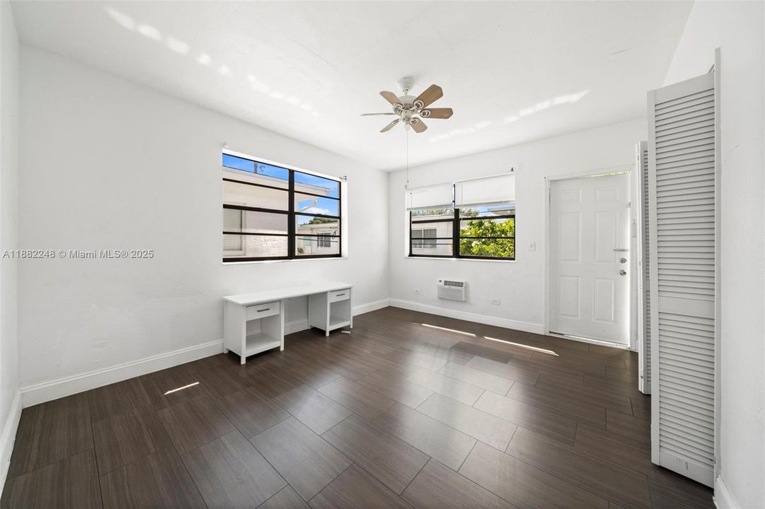 待售: $1,630,000 (0 贝兹, 0 浴室, 3707 平方英尺)