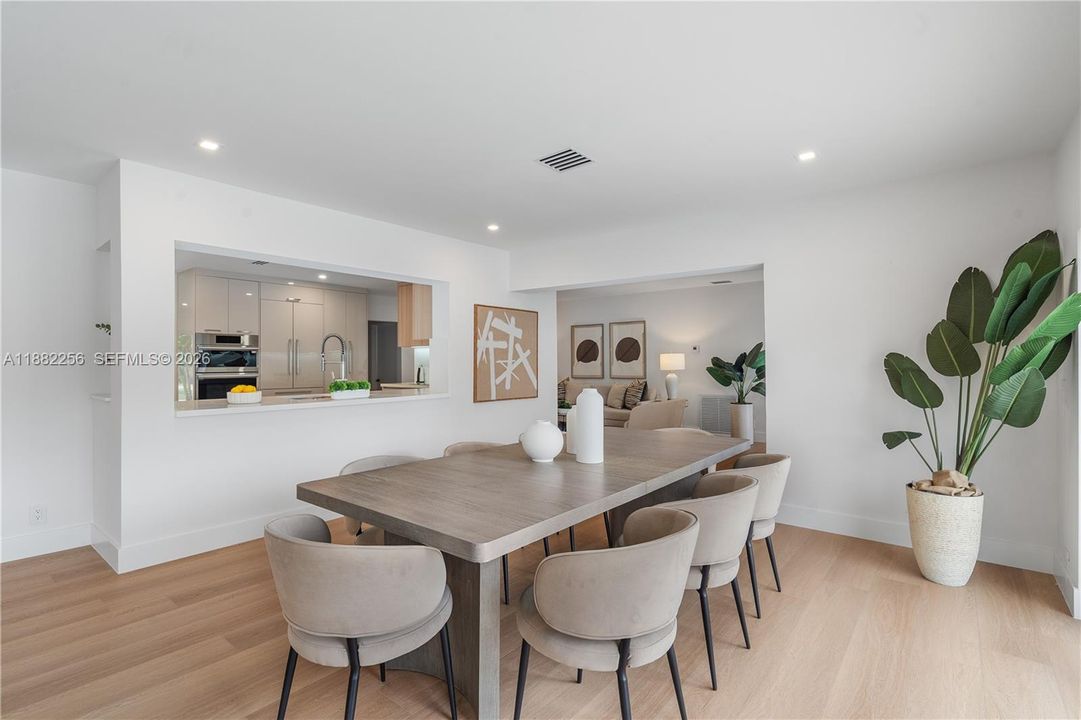 Activo con contrato: $2,740,000 (4 camas, 3 baños, 2707 Pies cuadrados)