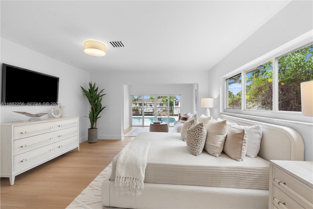 Activo con contrato: $2,740,000 (4 camas, 3 baños, 2707 Pies cuadrados)