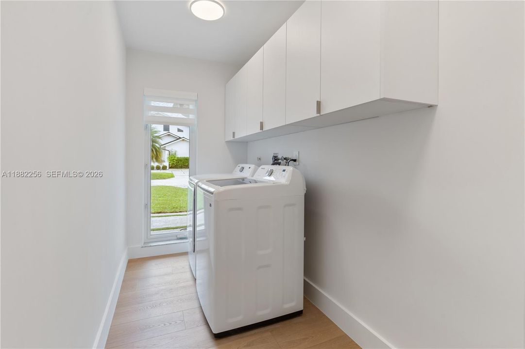 Activo con contrato: $2,740,000 (4 camas, 3 baños, 2707 Pies cuadrados)